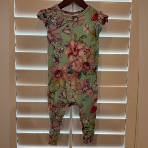 Posh Peanut Short Sleeve Floral Outfit